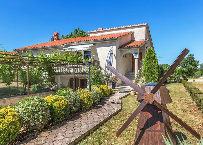 Gorgeous Apartment In Pula With Wifi